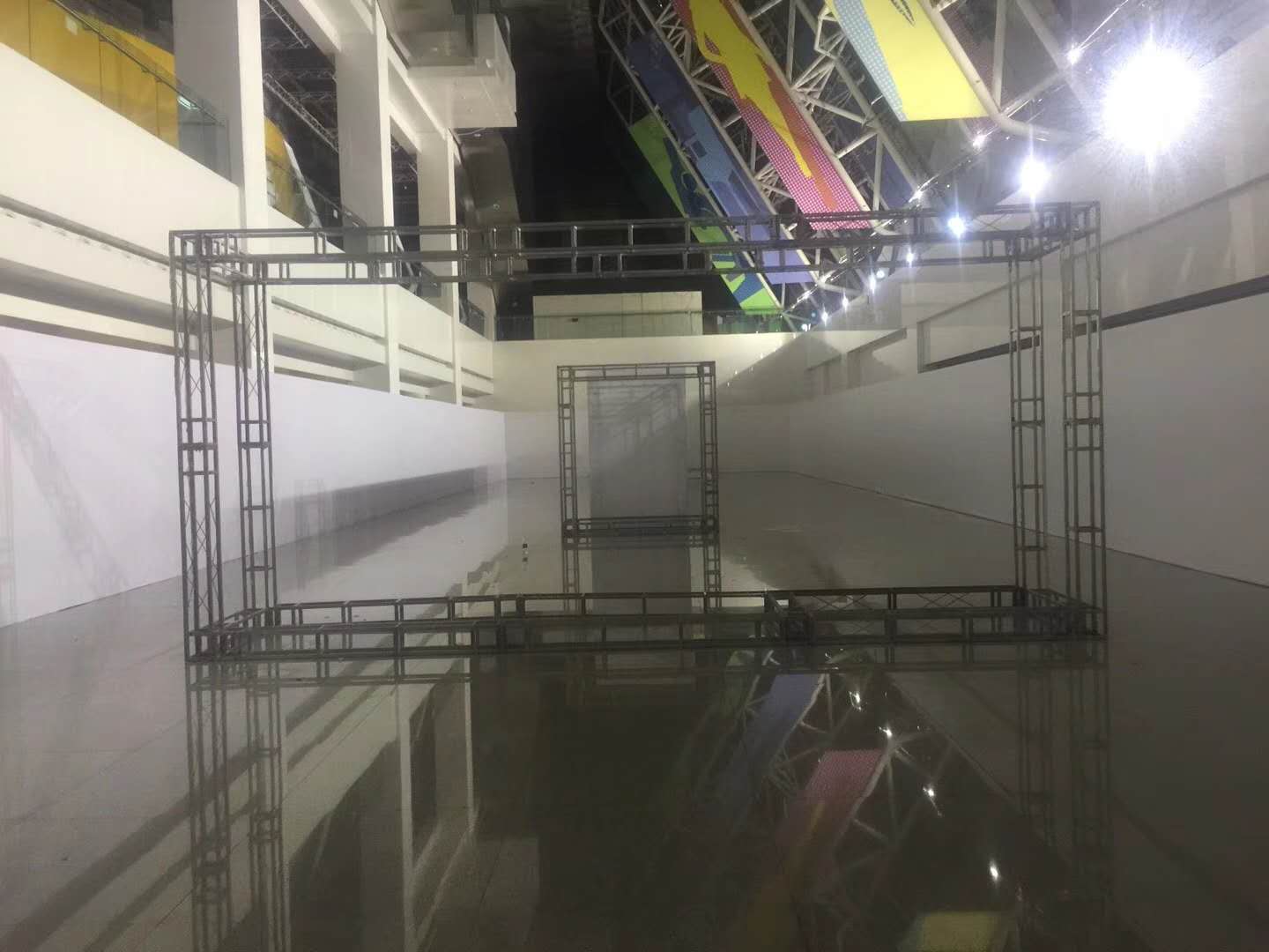 深圳石岩桁架背景搭建与年会晚会布置 打造完美活动体验